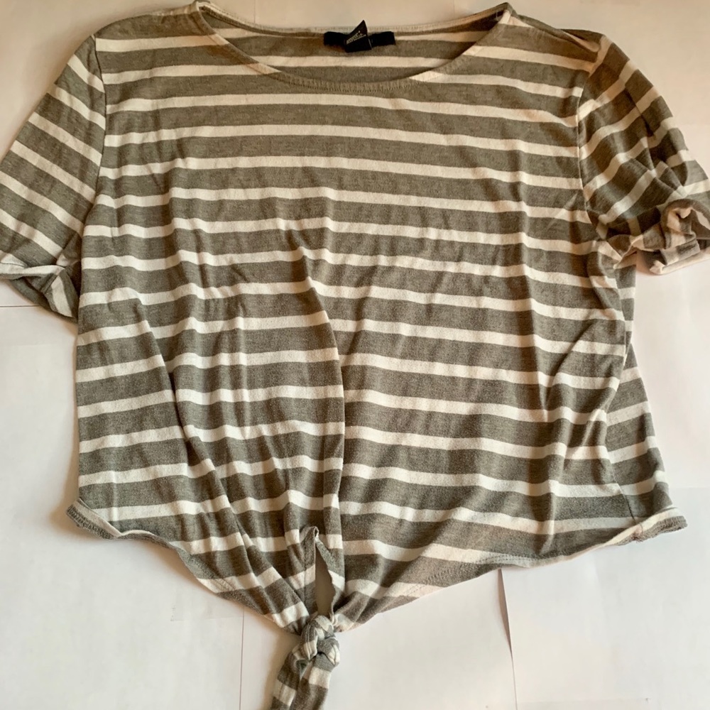 T-shirt/croptop